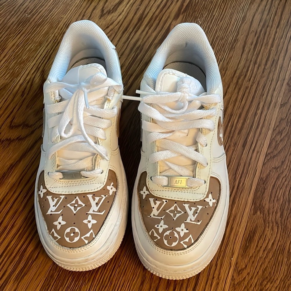 Air forces with brown design
